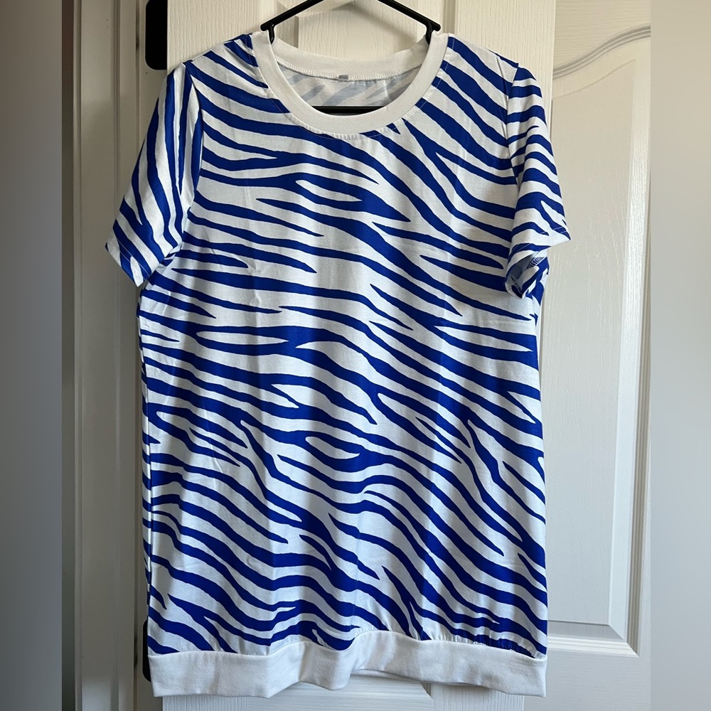 Women’s maternity zebra pattern print t-shirt, short sleeve crew neck